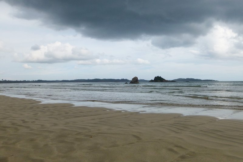 La Piscina Beach near Ceylon Retreat Villa